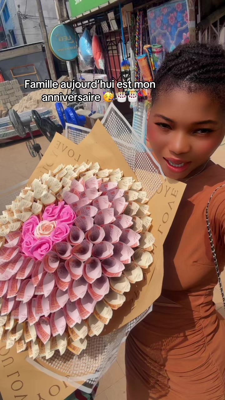 @Myriam Ciss&eacute; 🛍️🛍️
