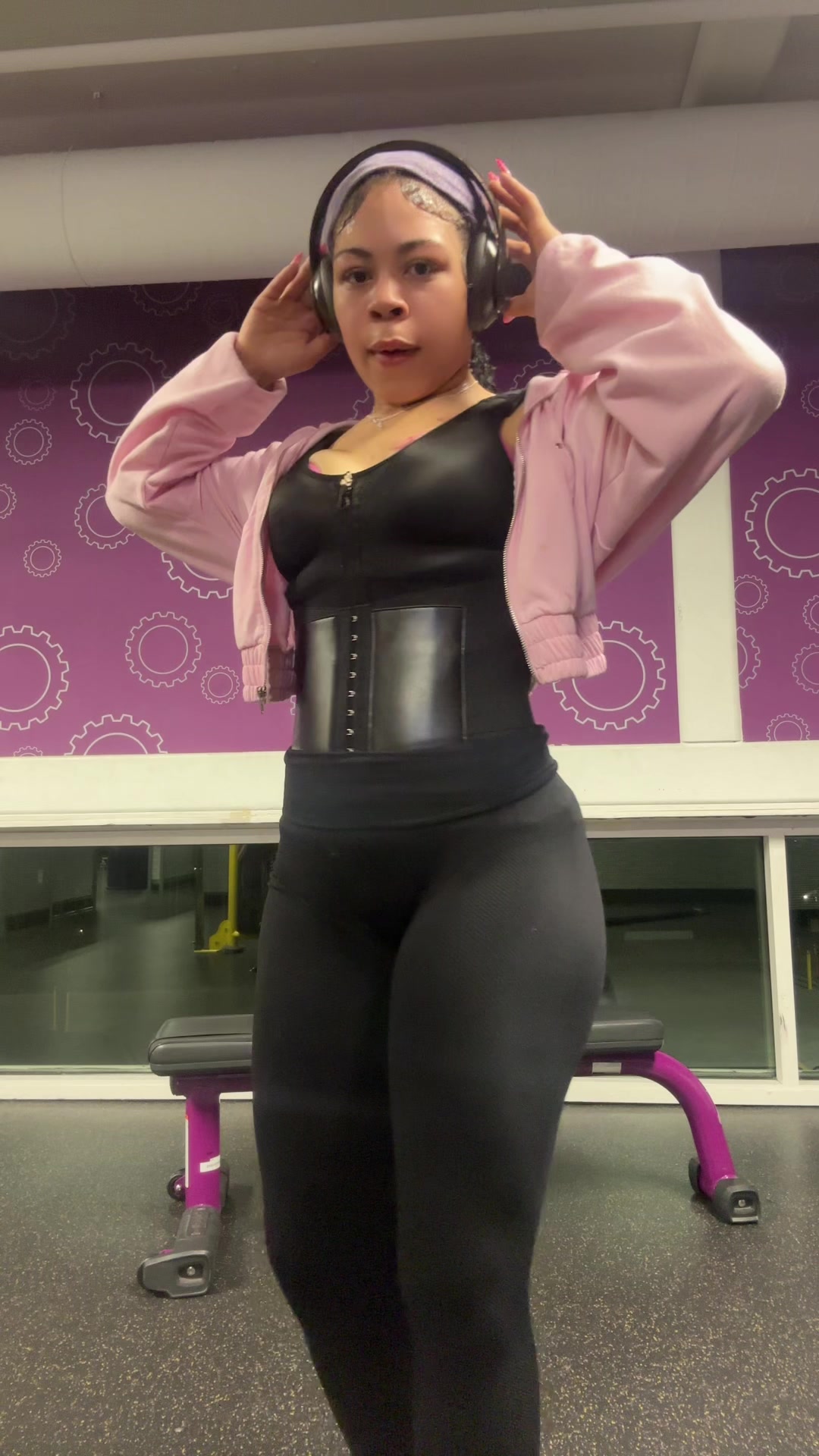 @GlossyAaaaa