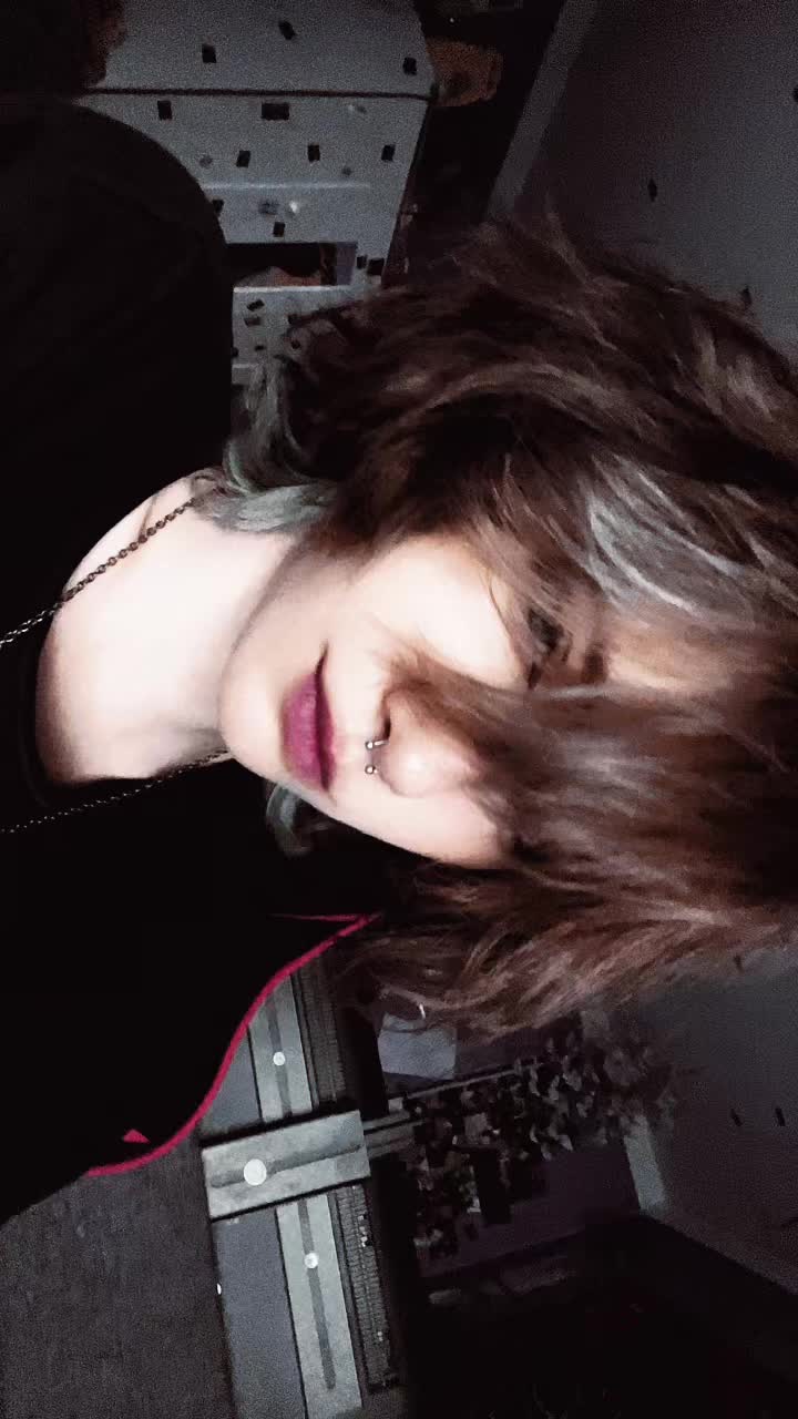@T<3