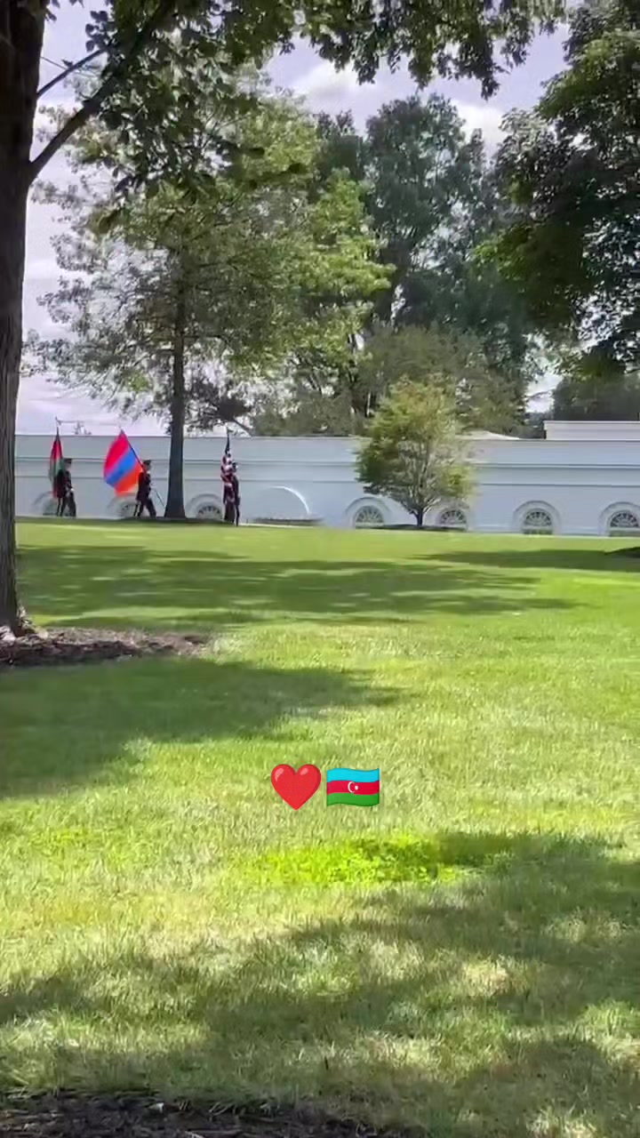 @G&ouml;r&uuml;nmezler_