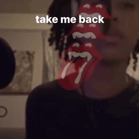 @⃟