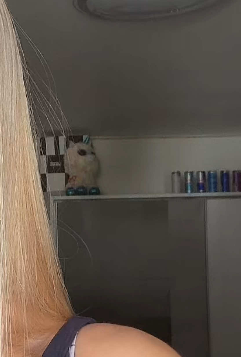 @𝓔𝓶𝓲𝓵𝔂 丰 ྀིྀི