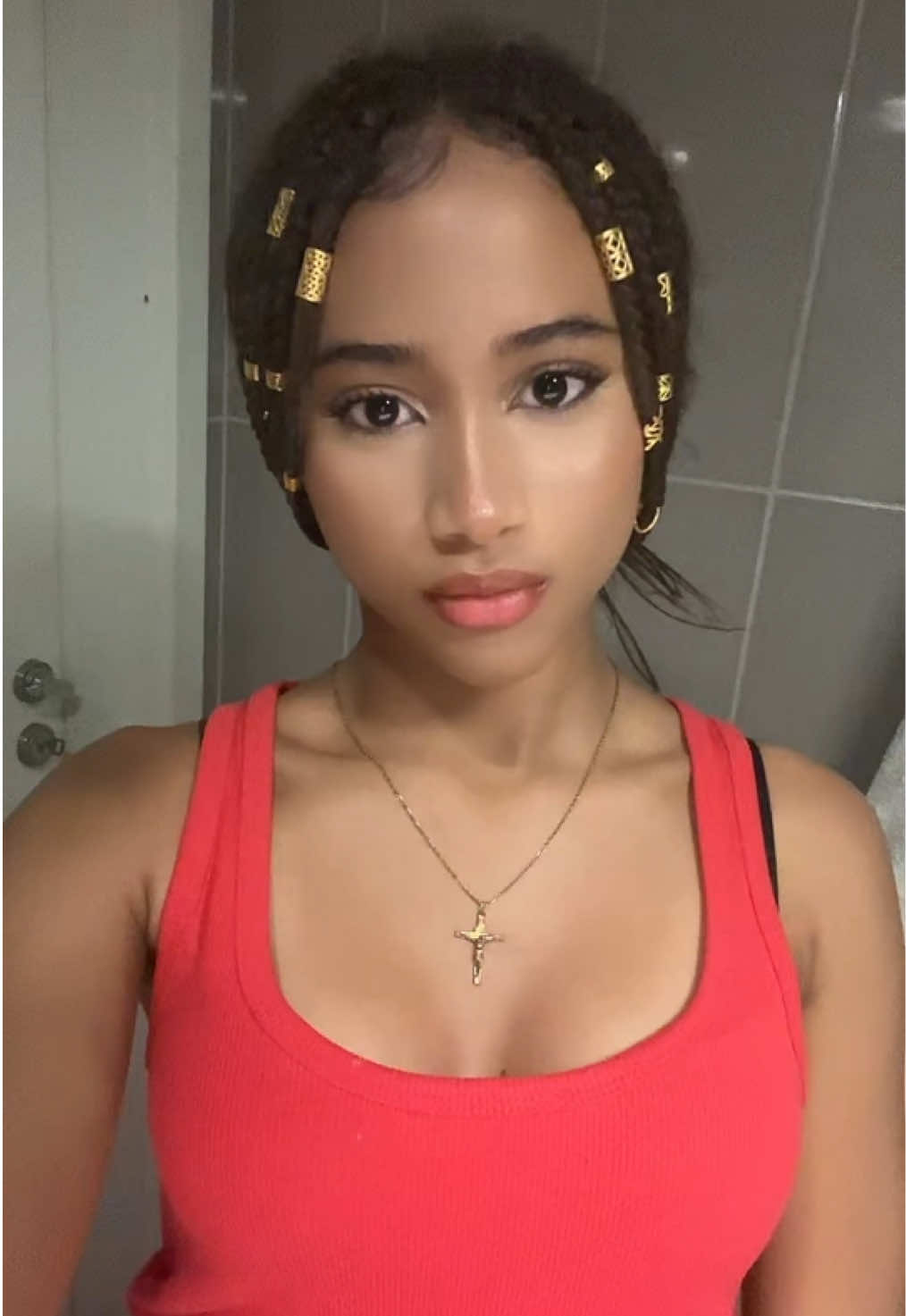 @:p