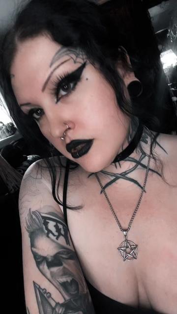 @Kel 🖤🕸️
