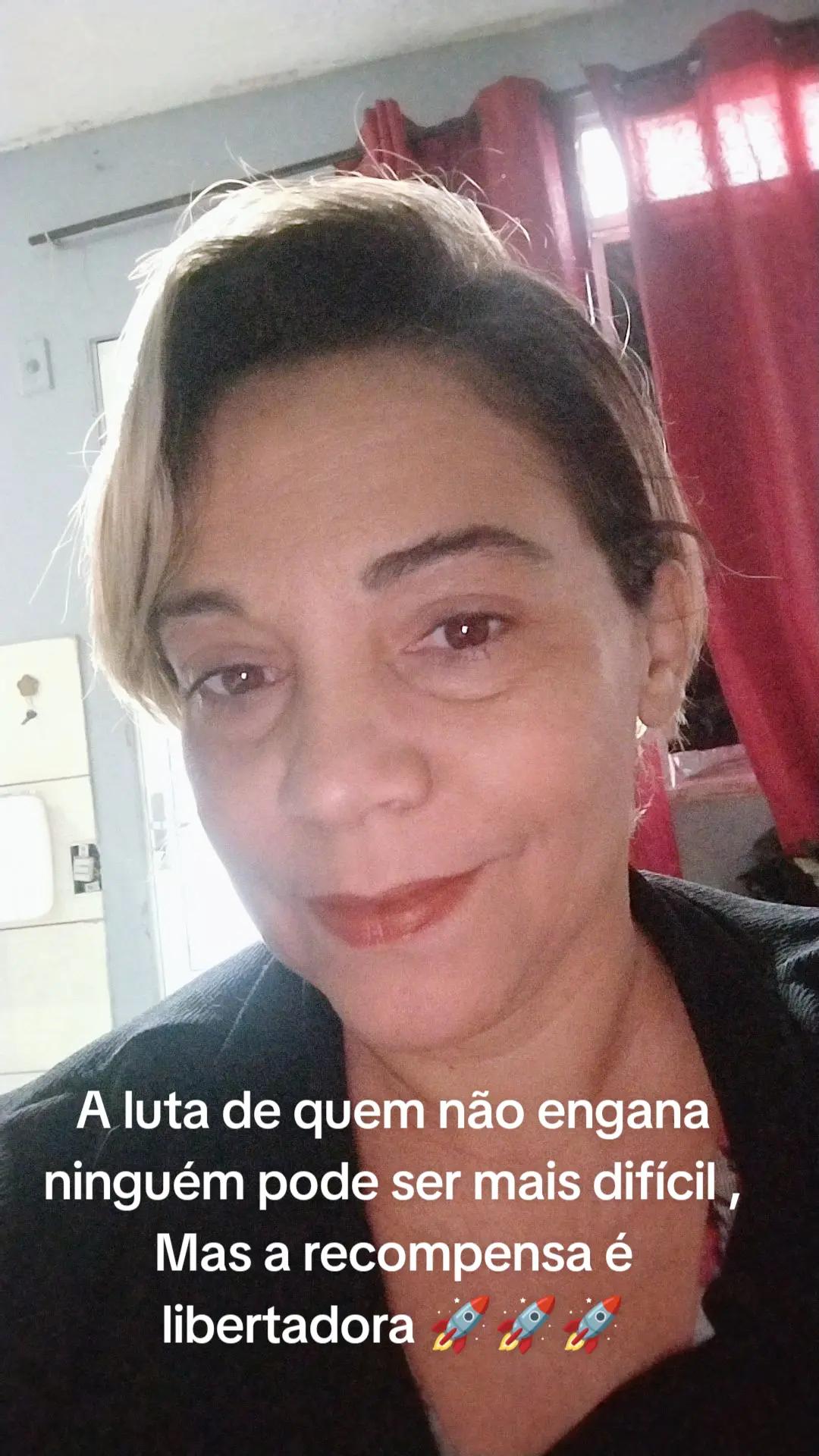 @Cintinha V&aacute; para a luz
