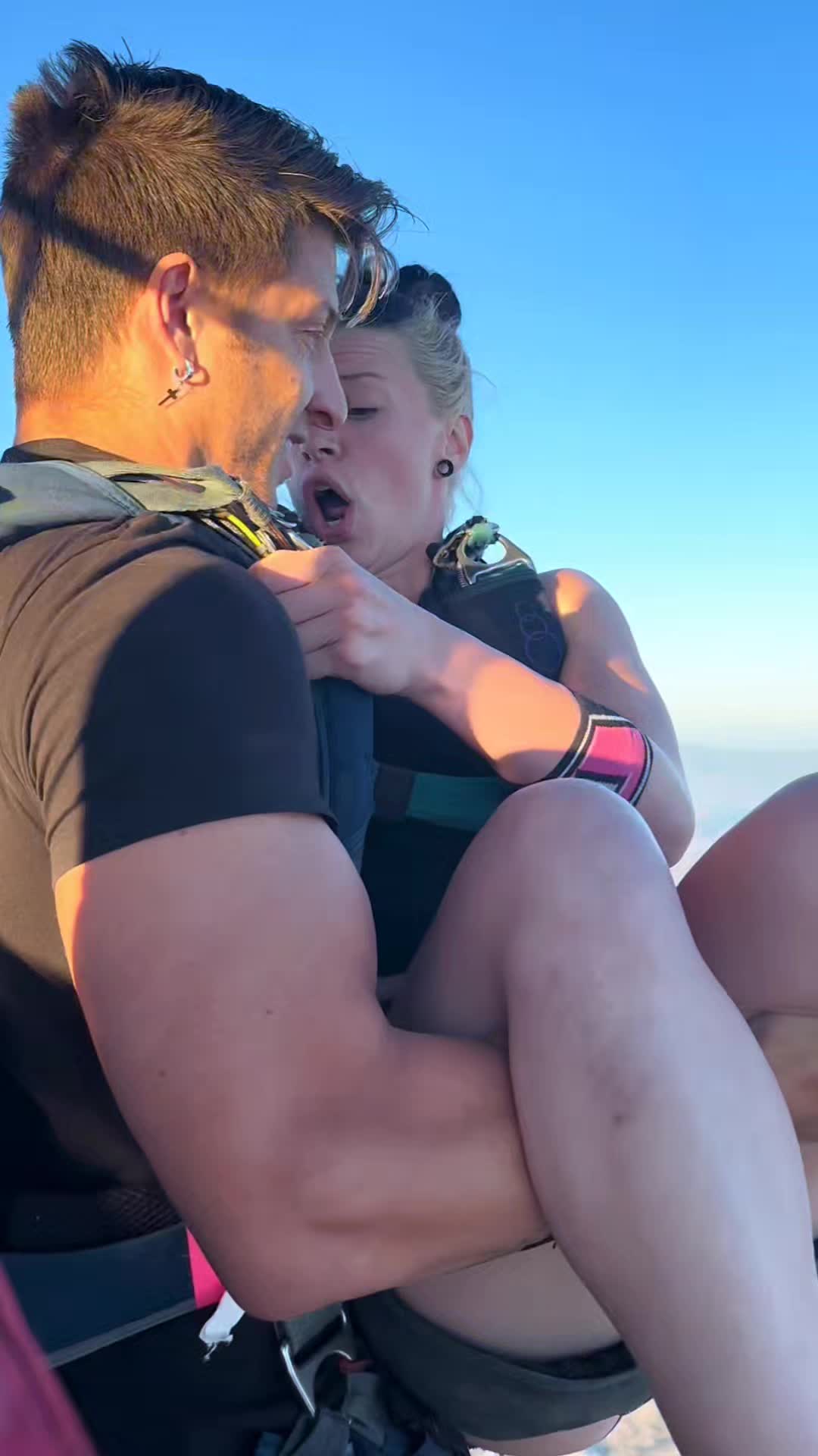 @SKY DIVING 🤿