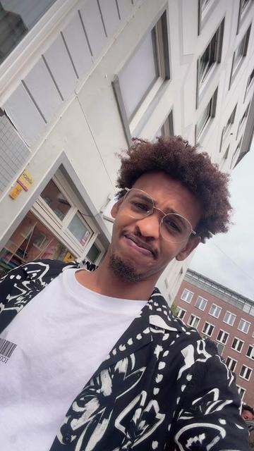 @Emraan🇸🇴🇩🇪