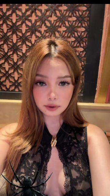 @𝒴 .