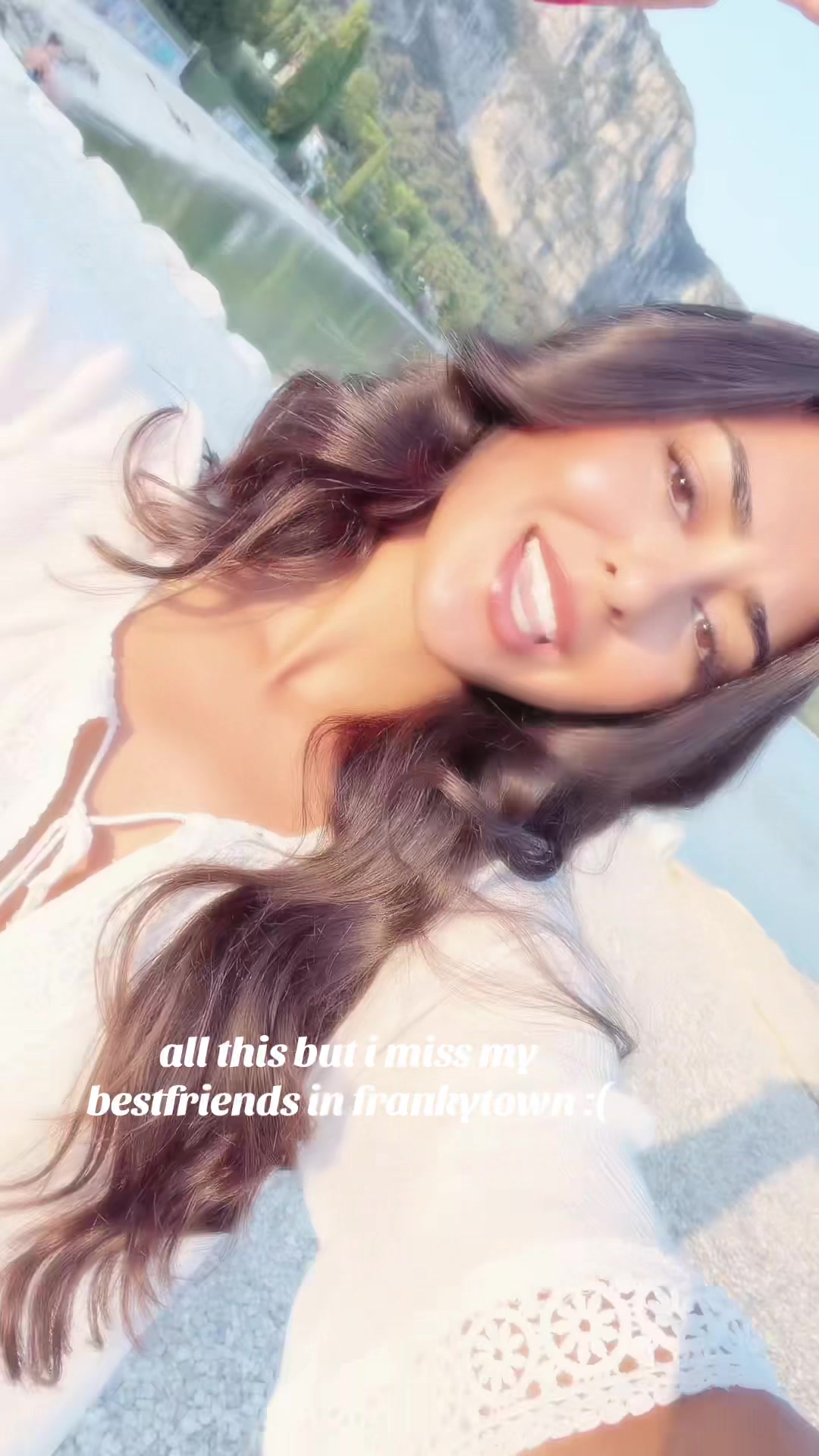 @atinaazizam