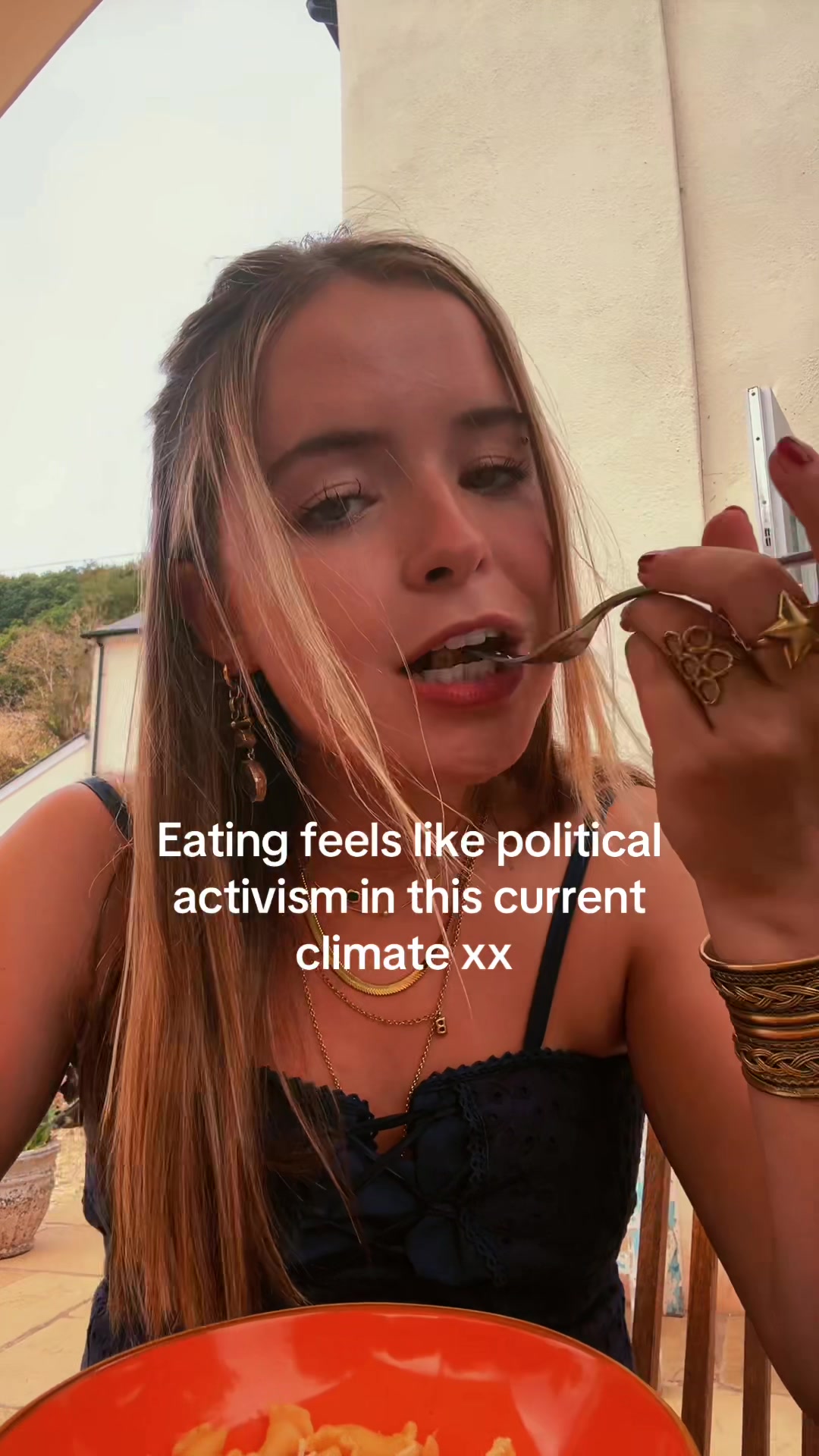 @bellaacutts