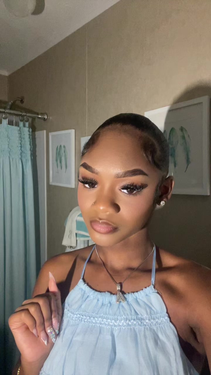 @aniyadenisee