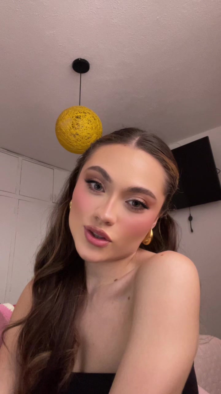 @Ximena Velasco 🎀