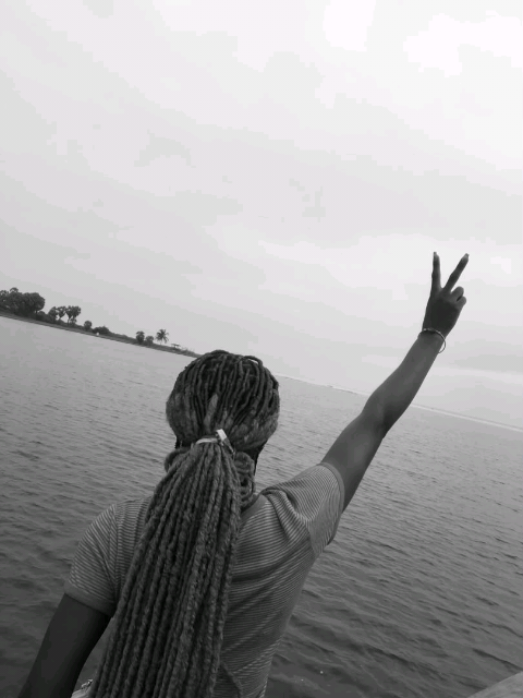 @Young smoke 🇨🇬🇮🇪