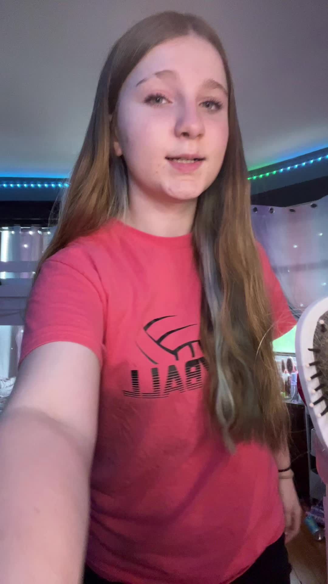 @ℒ𝒾𝓋𝓎 🦦
