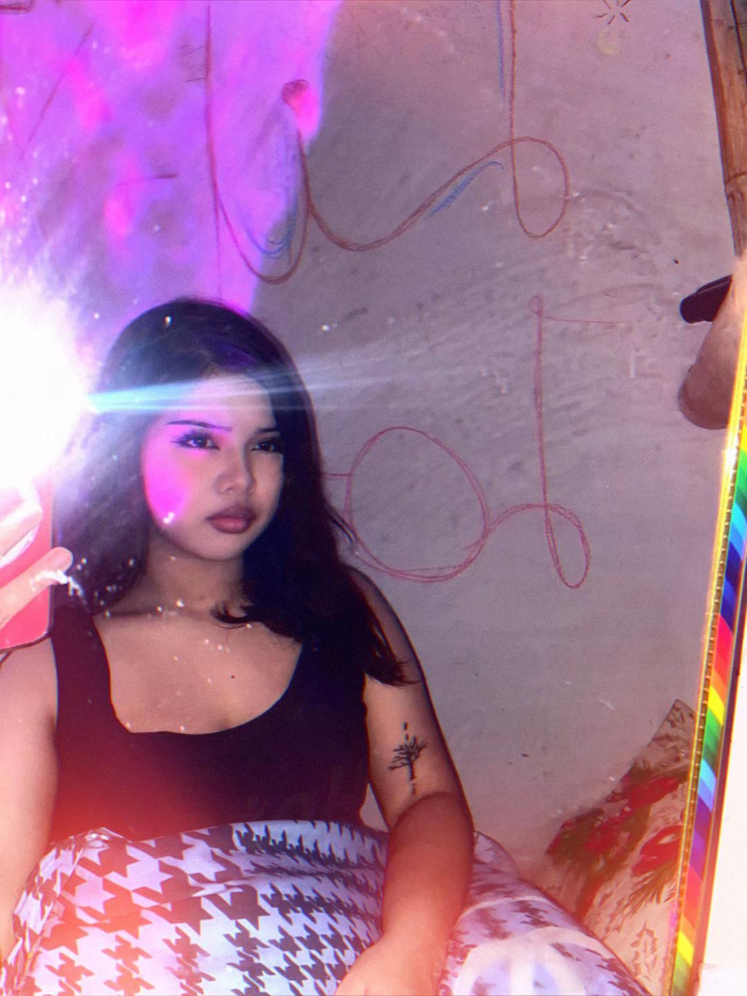 @????