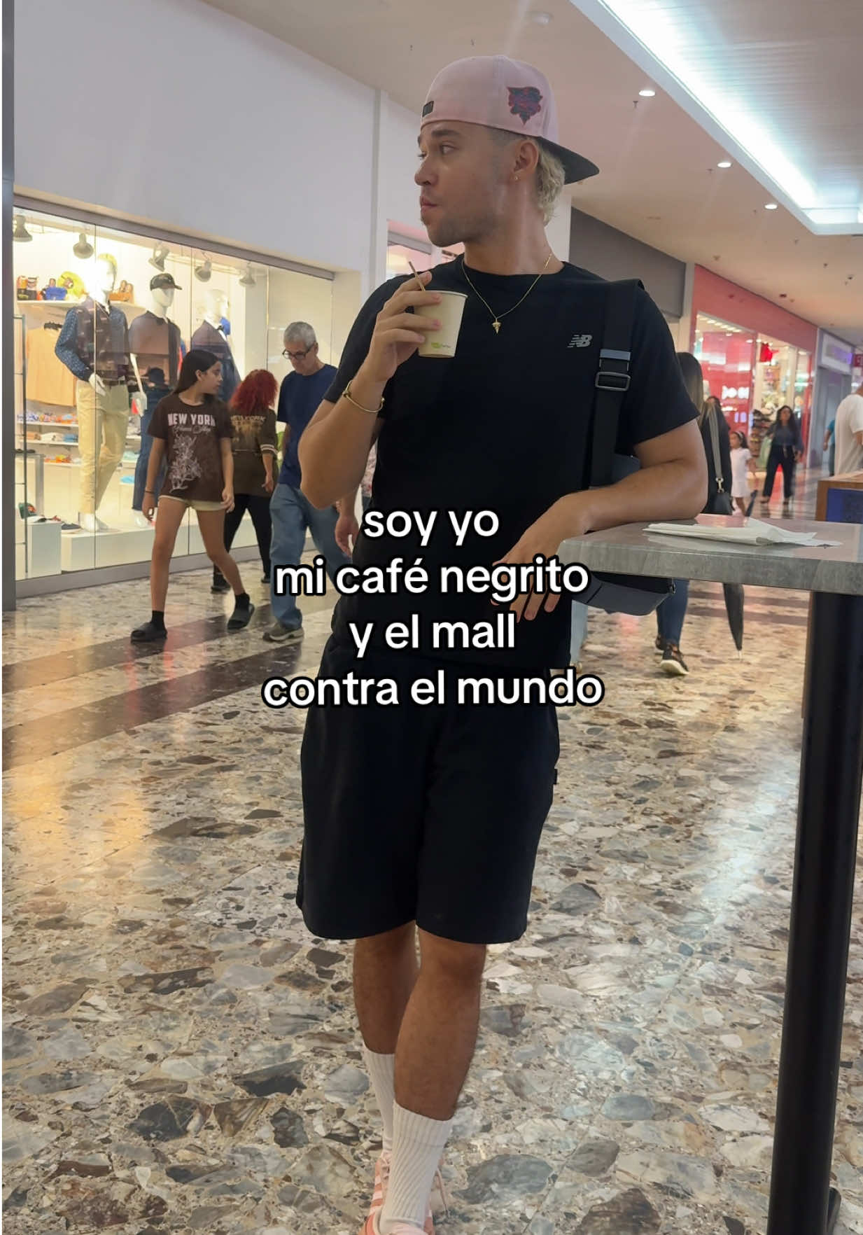 @luisjos&eacute;.