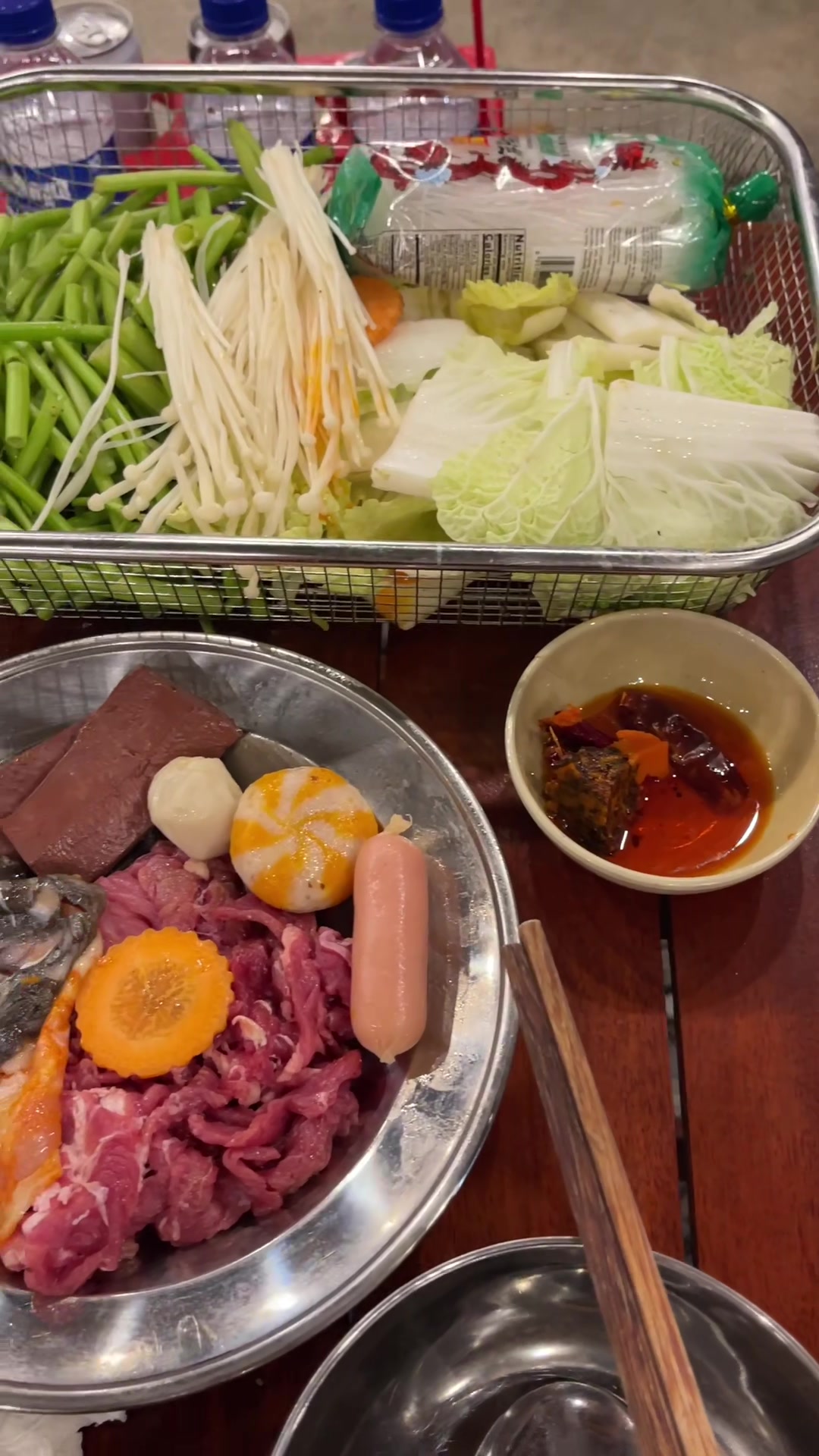 @គោត្រកួនខ្ទឹមបុក by Leakena