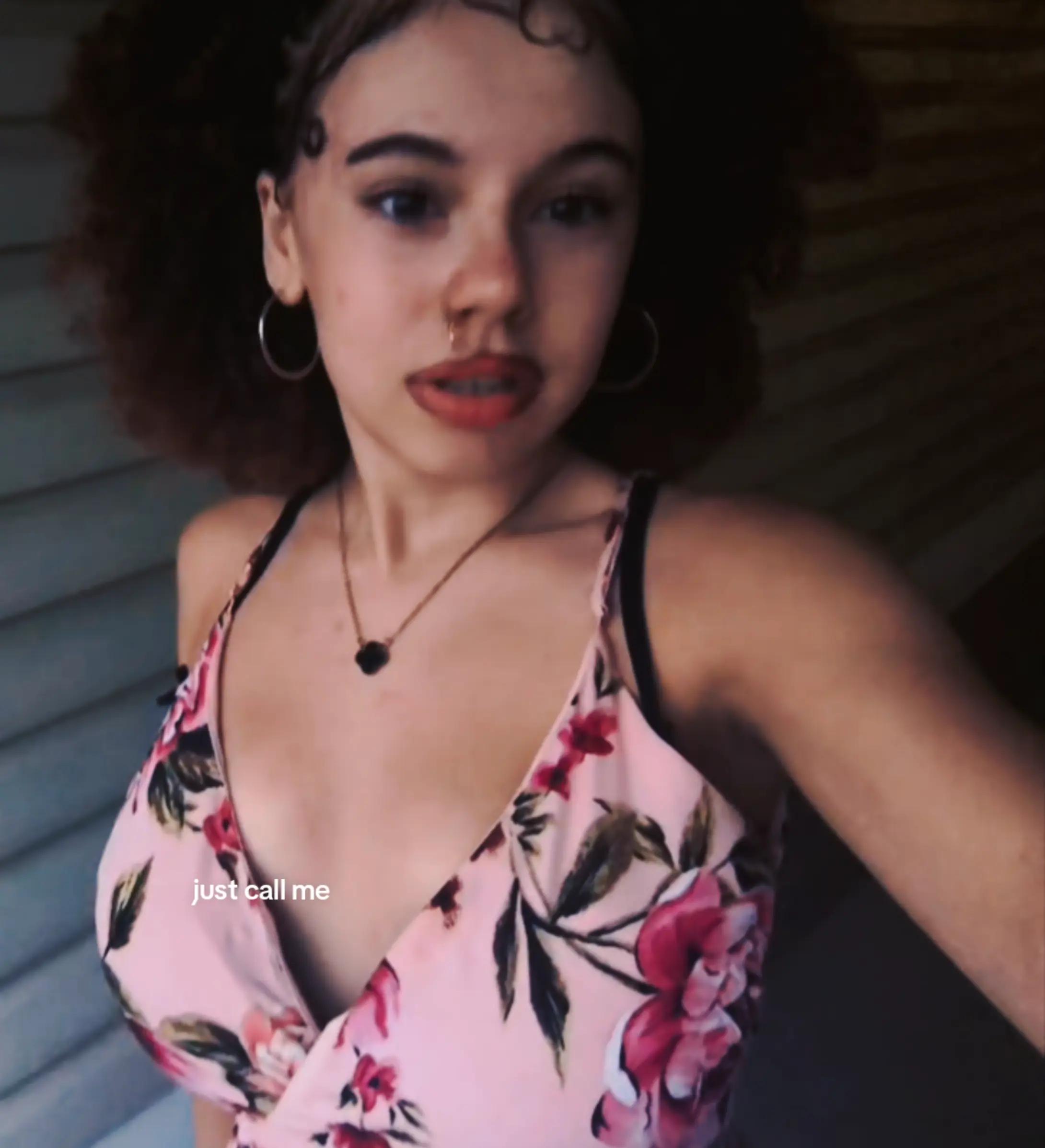 @dumbbunnyhayleyY