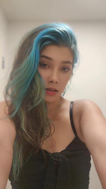 @Thegirlwiththecursemark