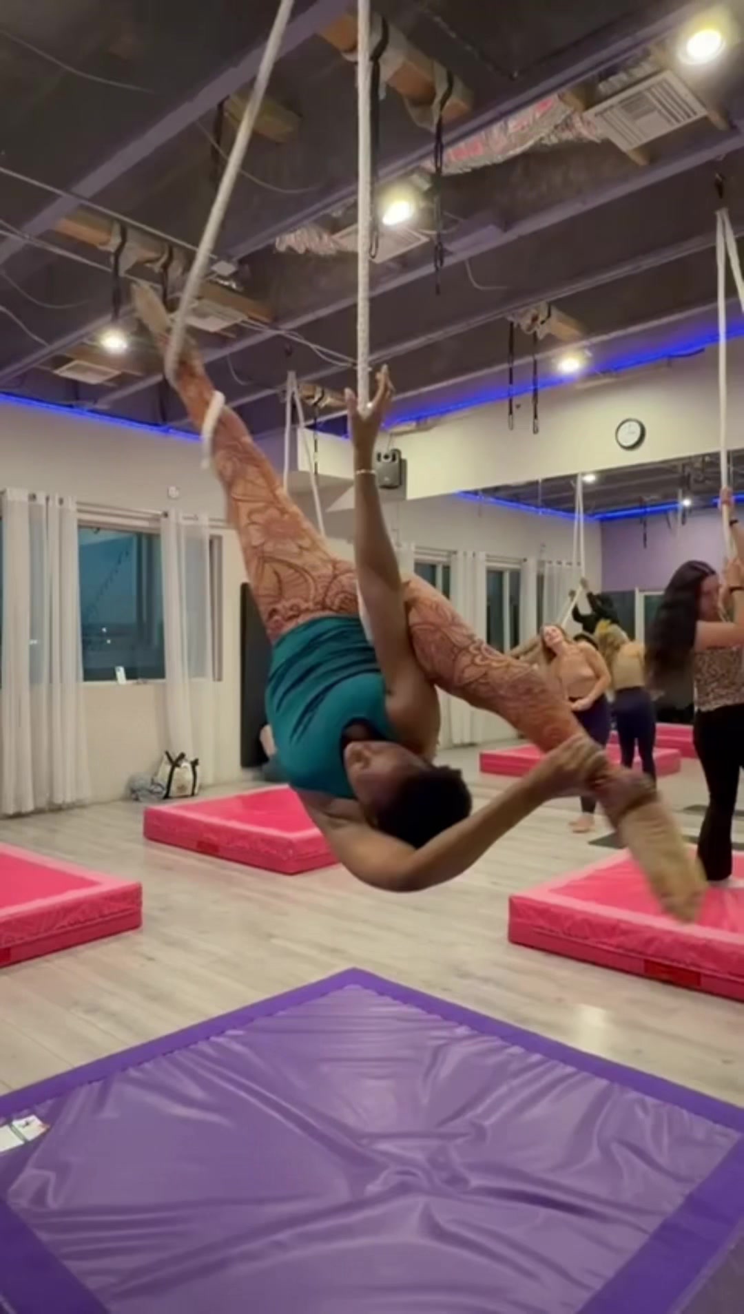 @polefitnessstudio