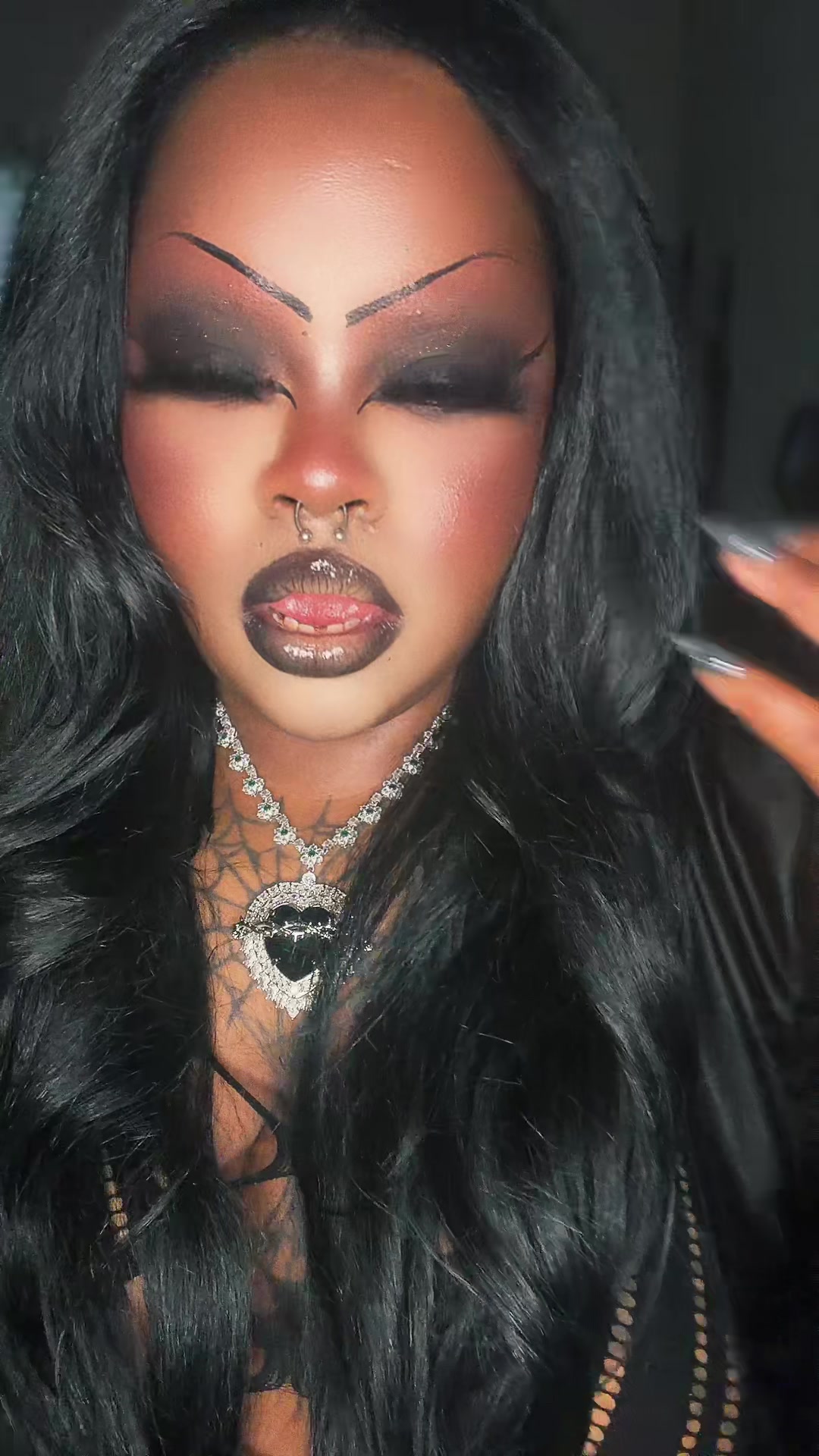 @&real;𝔞𝔳𝔢𝔢𝔫𝔞