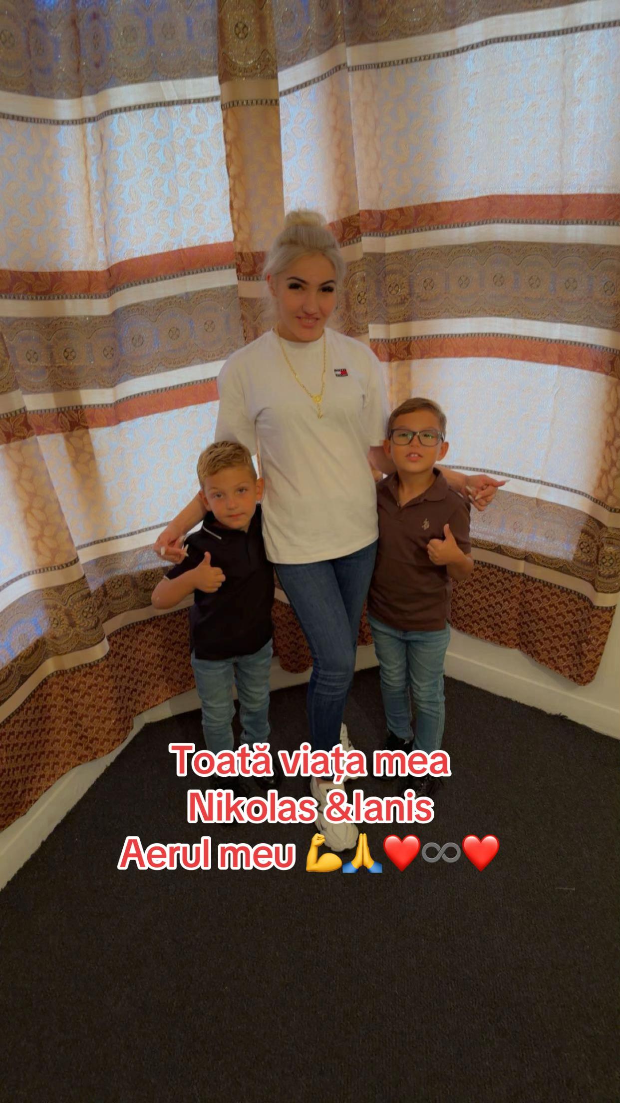 @Alexandra Nikolas Ianis