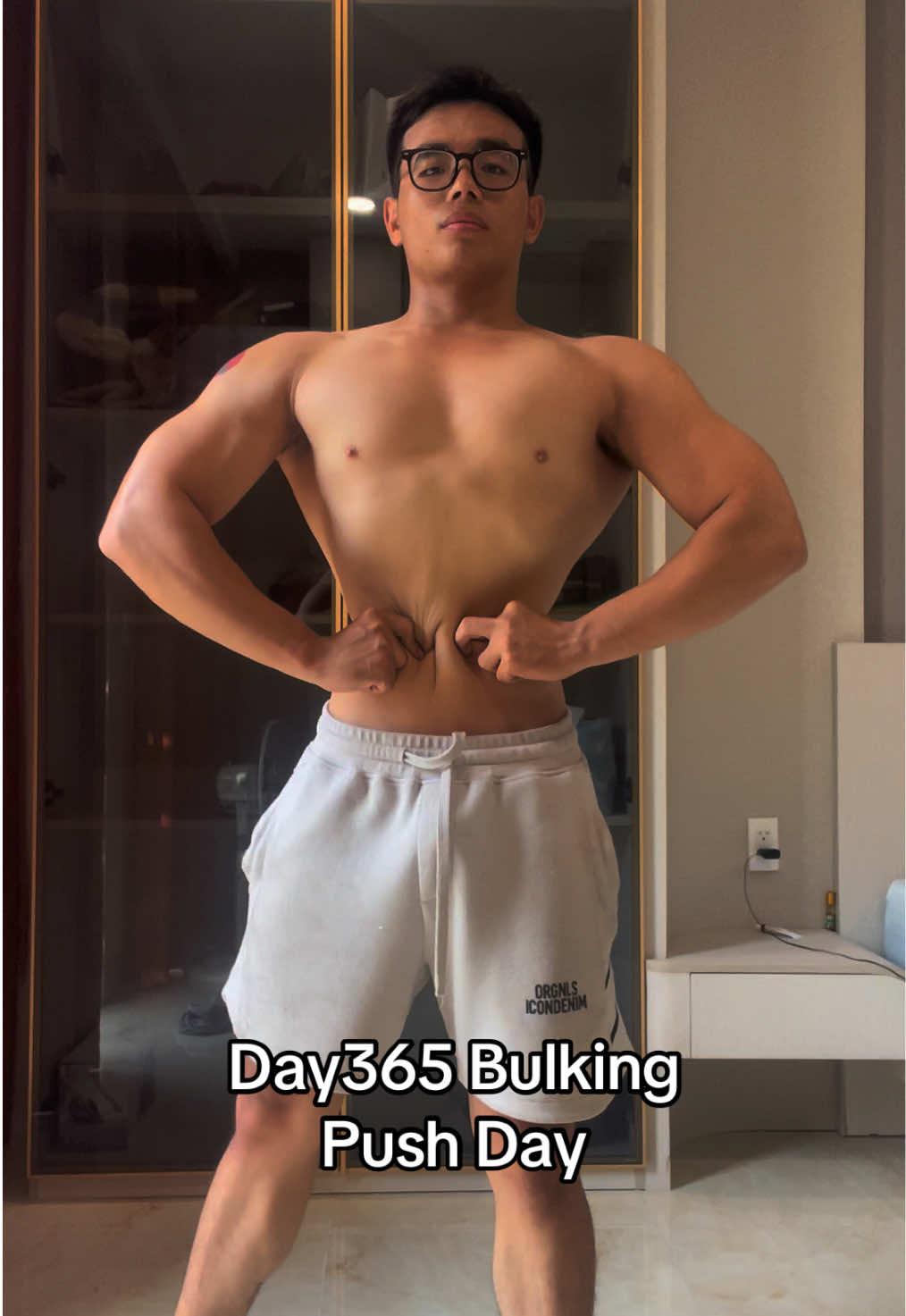 @Kent th&iacute;ch tập gym
