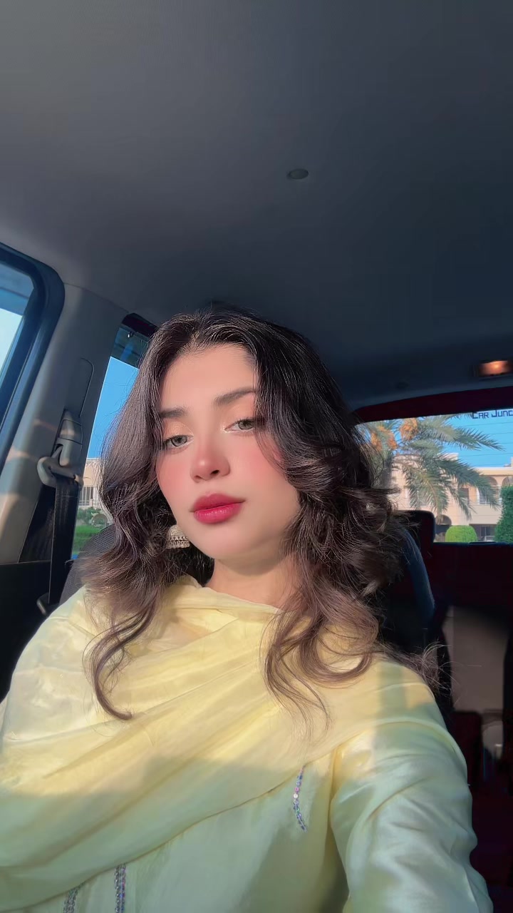 @AyeshEe🌸