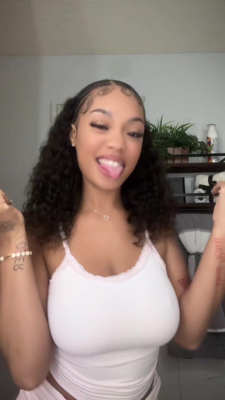 @partygirllex