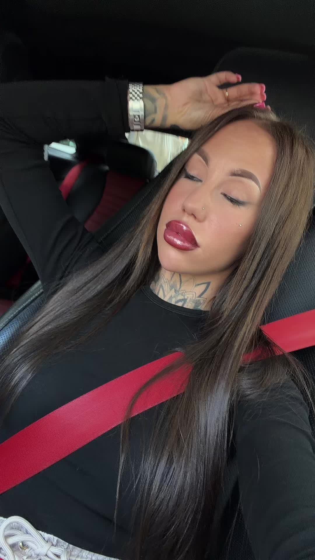 @mezeiklaudia_