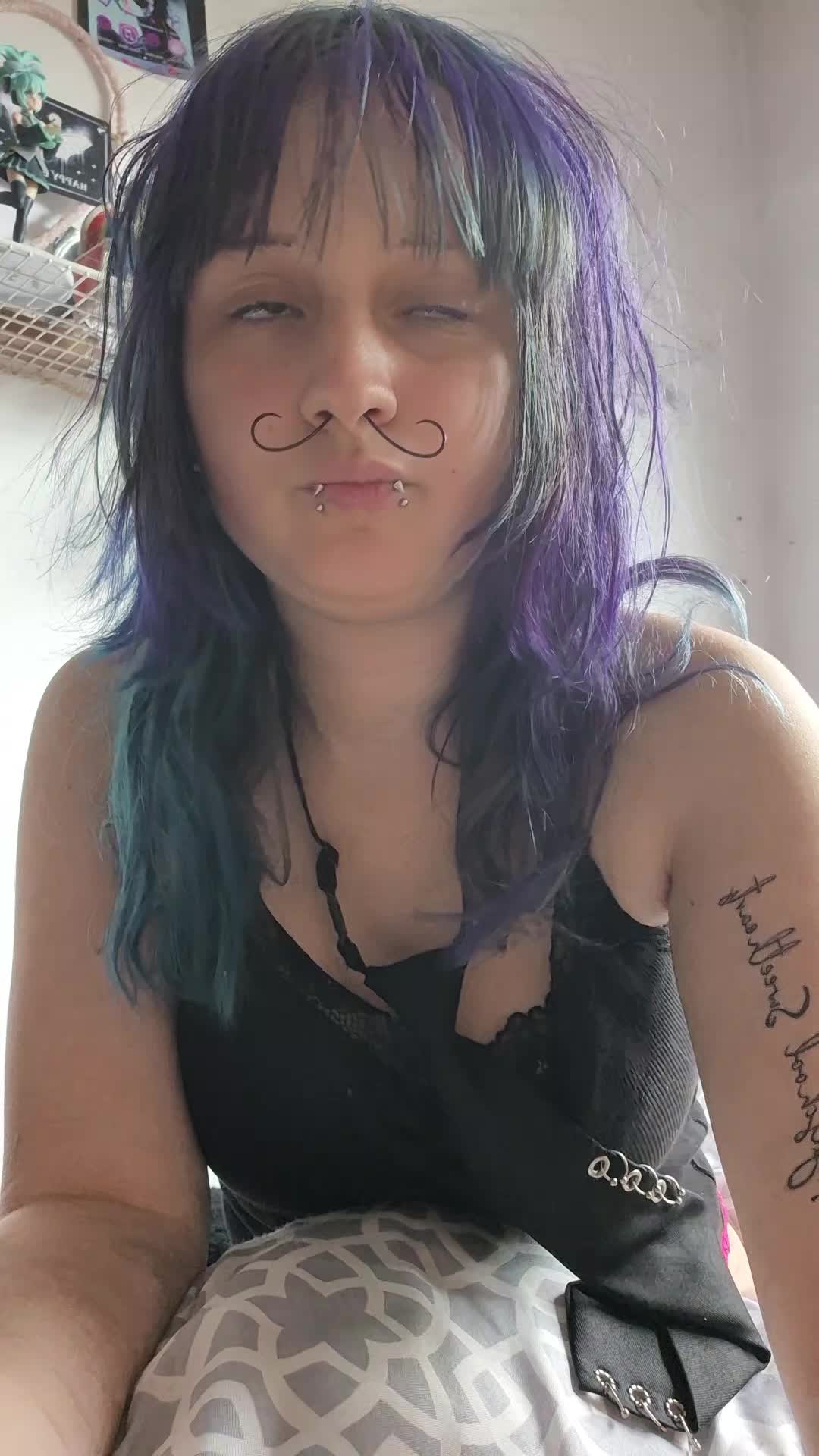 @🖤 виола 🖤