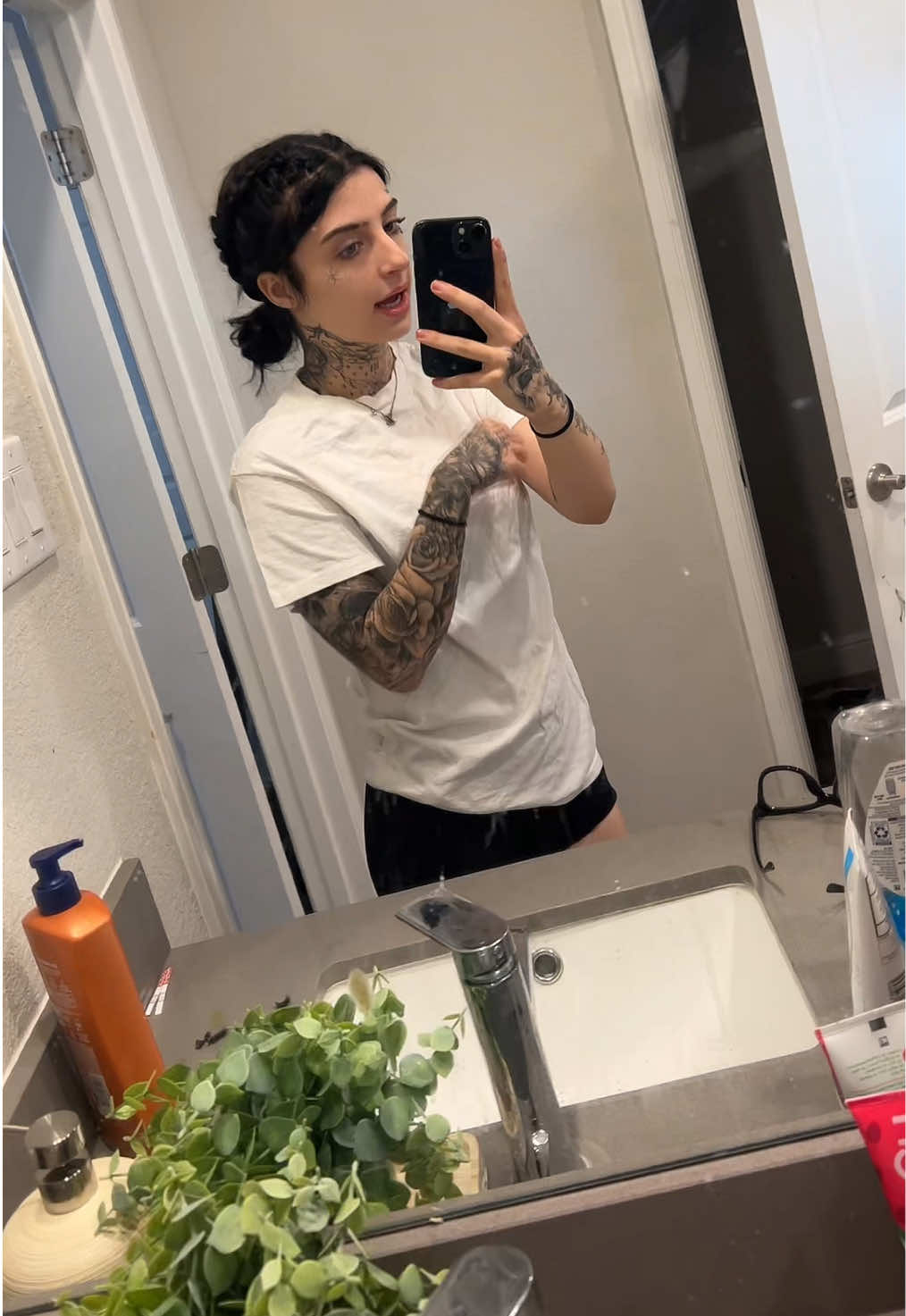 @Lilyrrrose