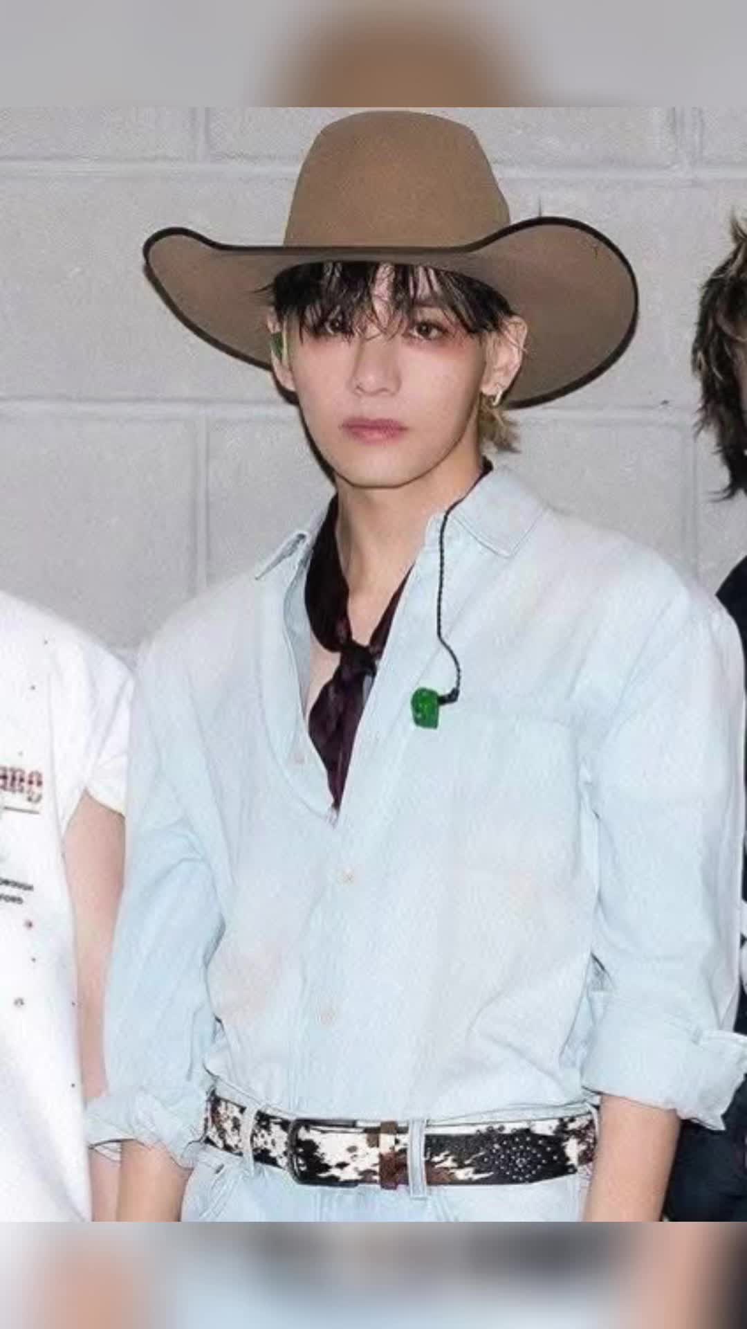 @Kim Taehyung mine bias 💜💜💜