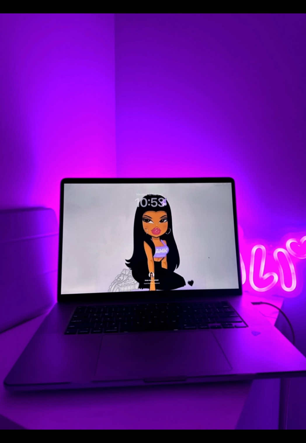 @movewithamk ♡