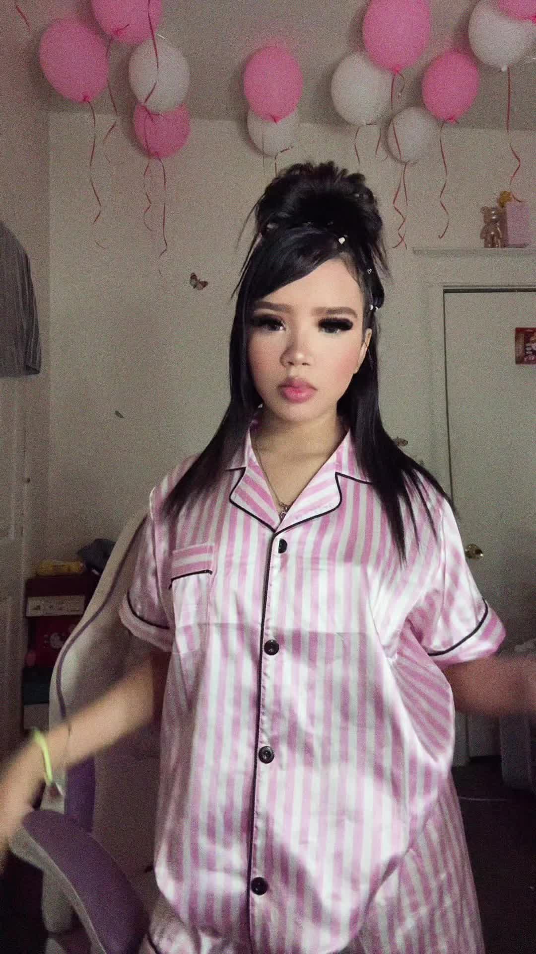 @𝒦ℯ𝓁𝒾𝒶𝓃𝓃𝓎.