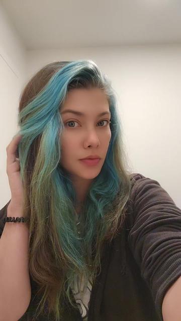 @Thegirlwiththecursemark