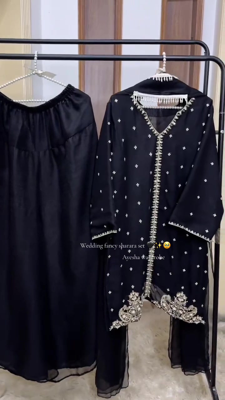 @Ayesha Wardrobe👗