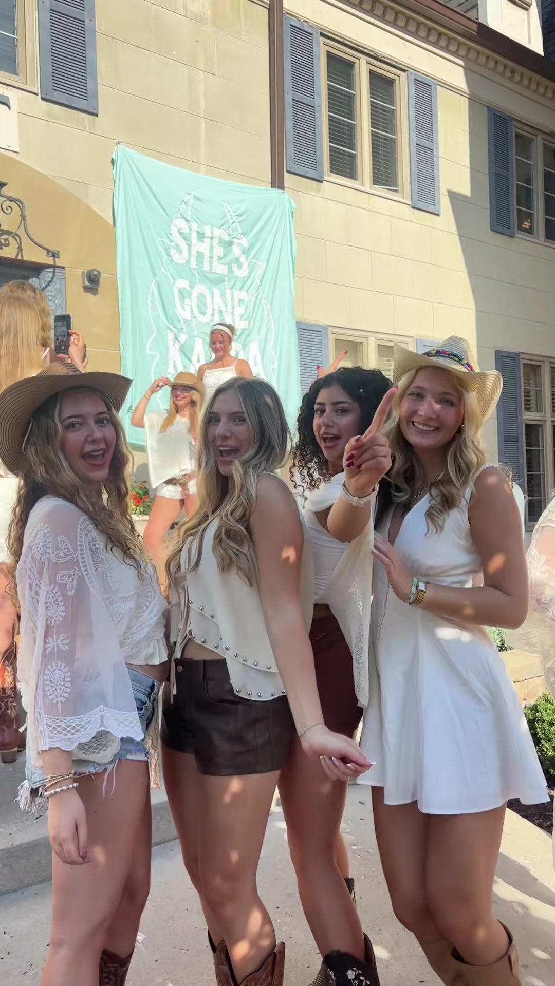 @SOPHIA🌟