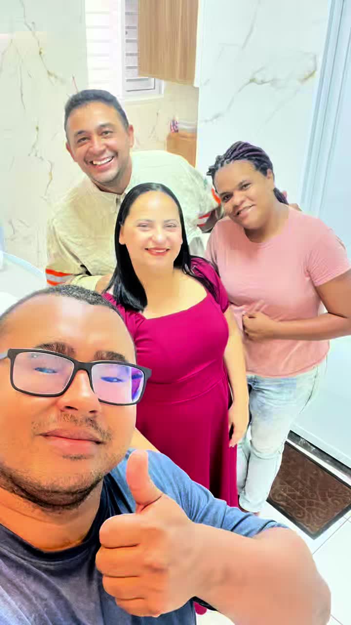 @fam&iacute;lia feliz