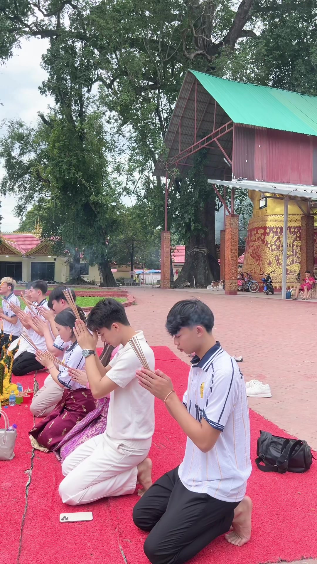 @ອ້າຍໂຊລາເຊວ