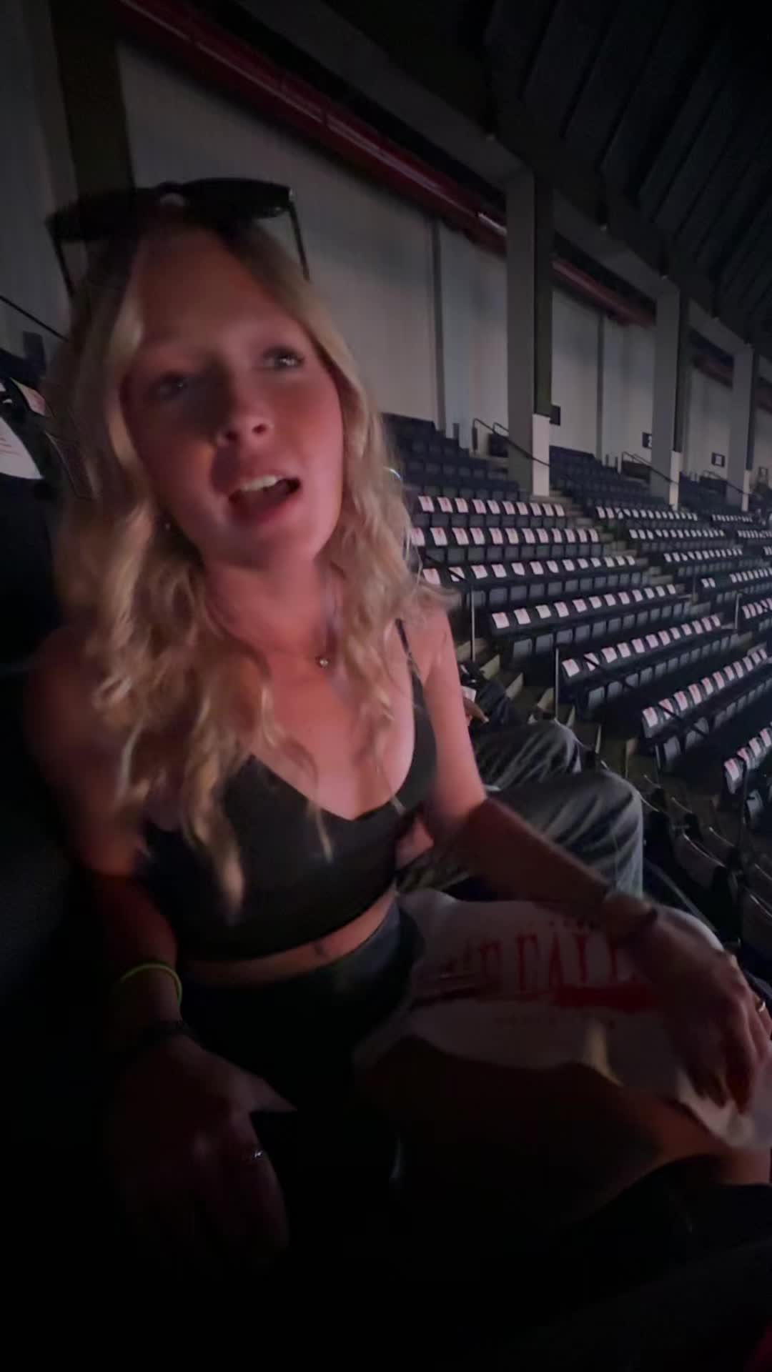 @😉