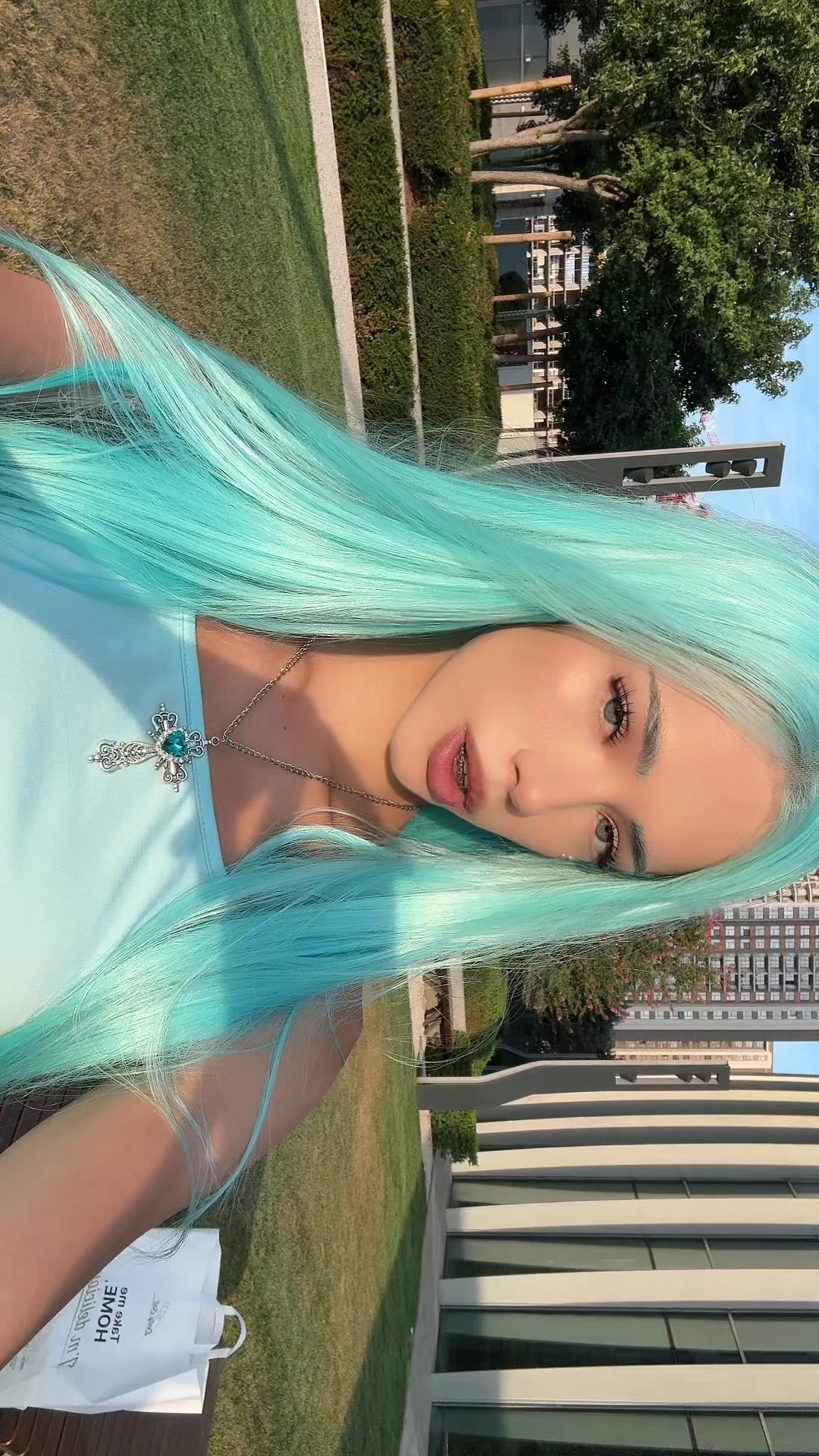 @VLATESSA