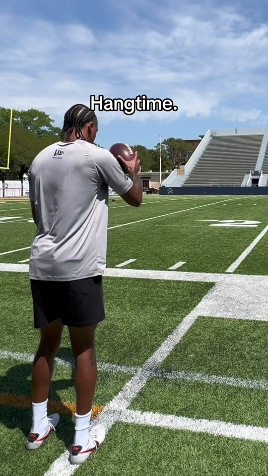 @4thDownHero - Mike Rivers