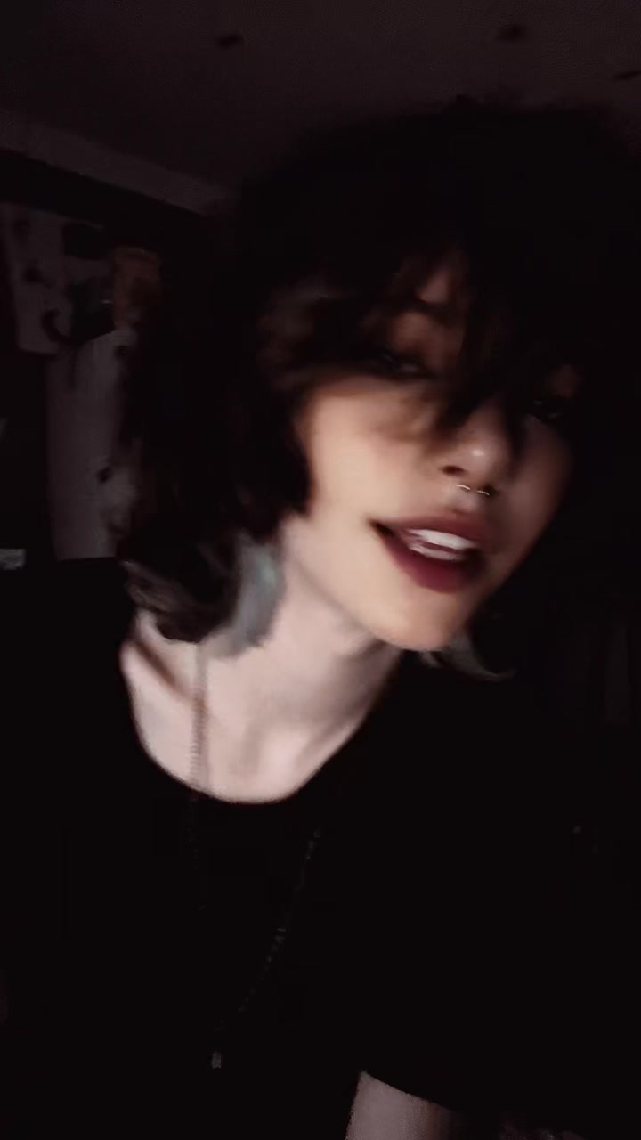 @T<3