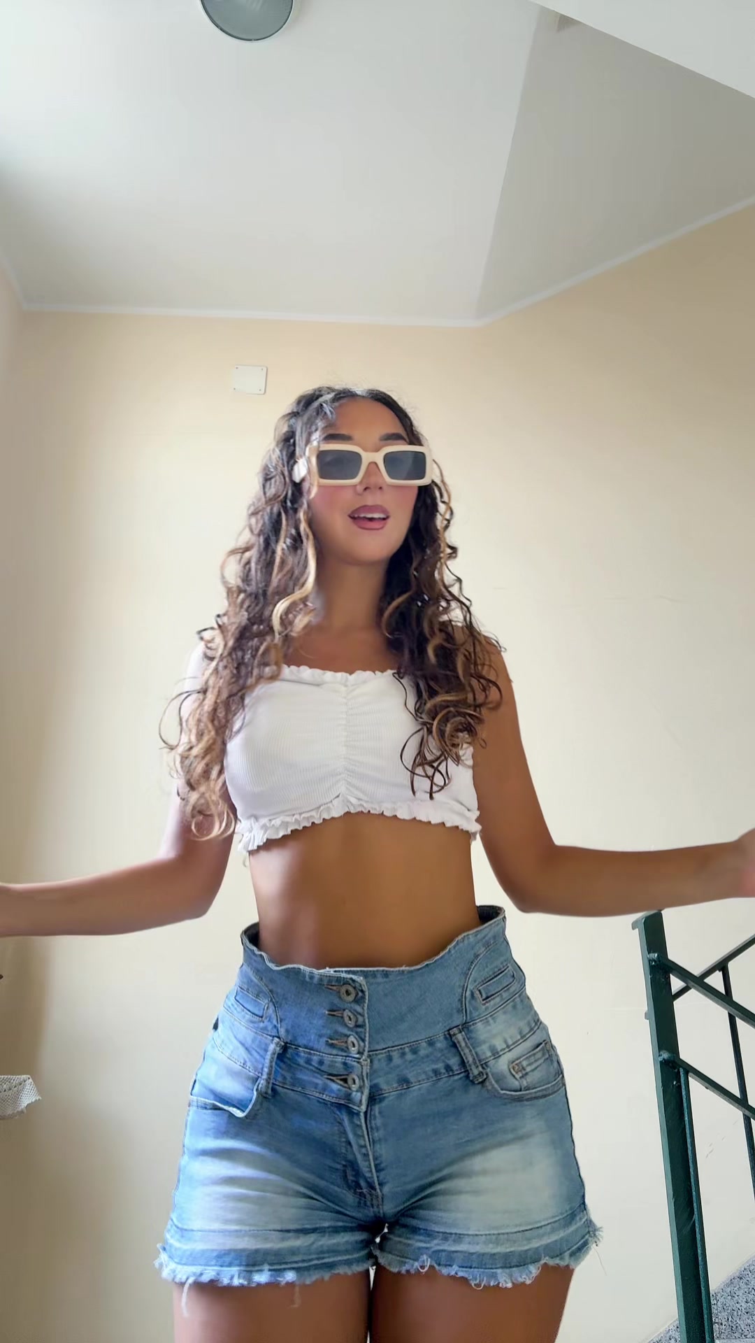 @elle_v_1