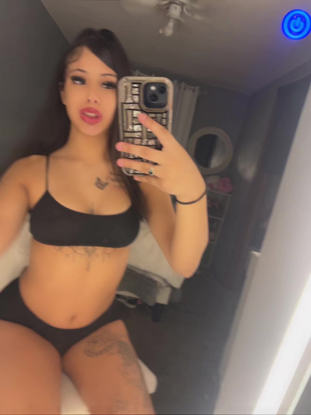 @💋