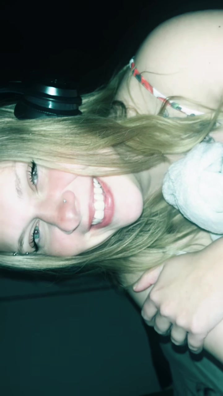 @𝐊𝐞𝐥𝐥𝐲♡