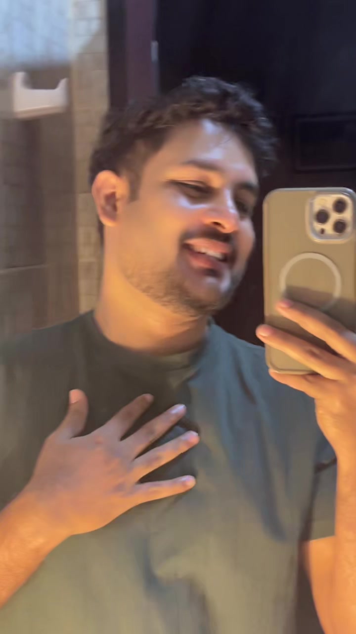 @𝑯𝒂𝒓𝒊𝒕𝒉𝒂 𝑹𝒐𝒔𝒉𝒂𝒏🧒
