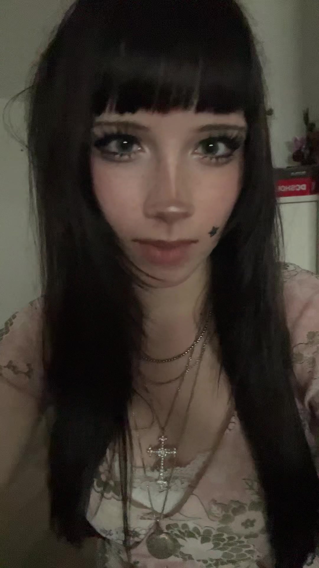@nicole