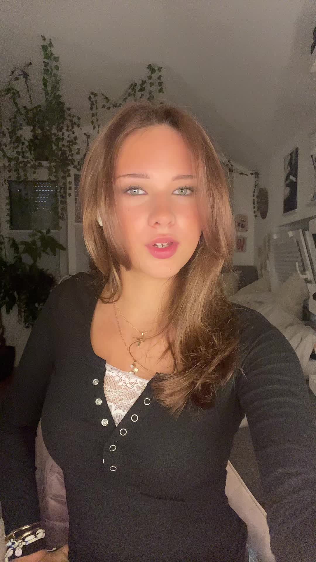 @&euro;lla_🪼